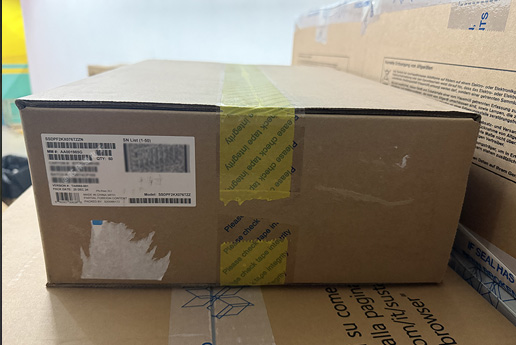 英特尔INTEL P5510 7.68T 固态硬盘 NVME U.2 SSDPF2KX076TZZ 7.68TB